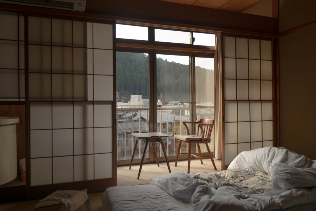 A cozy Japanese tatami bedroom